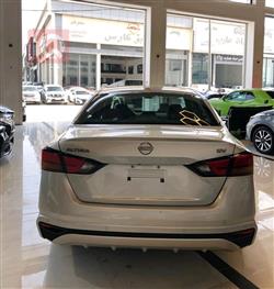 نيسان ألتيما